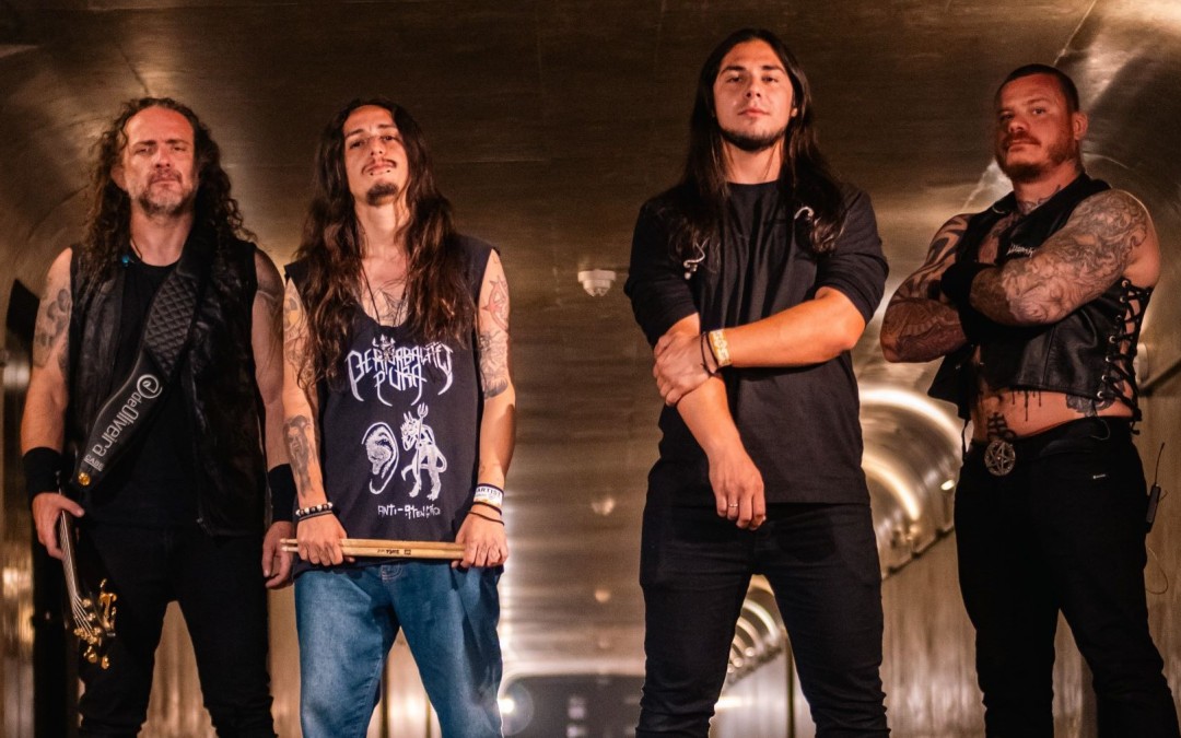 Em “All Hail The Metal Of Death”, Warshipper declara sua paixão pelo death metal e homenageia os headbangers de todo Brasil